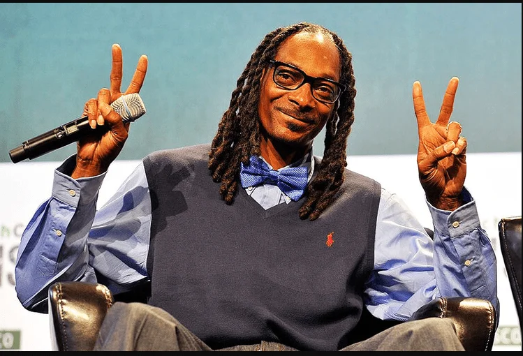 Snoop Dogg Describes Himself as 'Cozomo de' MediciEthereum'