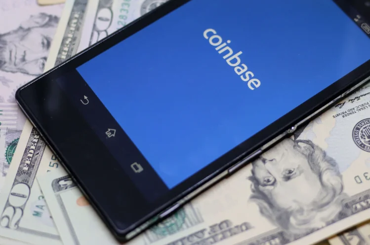 Coinbase allegedly provides customer geo-location data to ICE