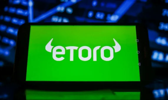 eToro survey shows crypto as second most owned asset class for women