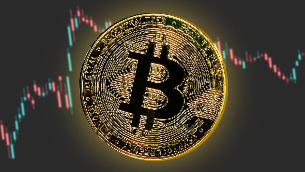 Bitcoin price falls while miner hash rates reach record highs