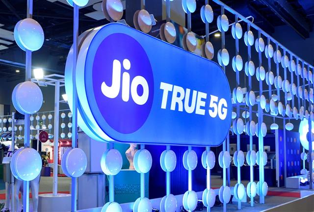 Reliance Jio Plans $112B IPO in 2025