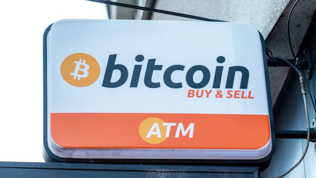 Global Bitcoin ATM Network Decreases by 334 Machines