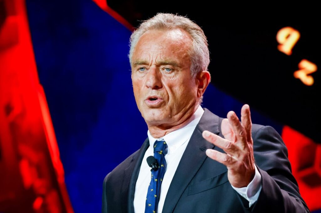 Pro-Crypto RFK Jr Pledges Transparent US Budget on Blockchain