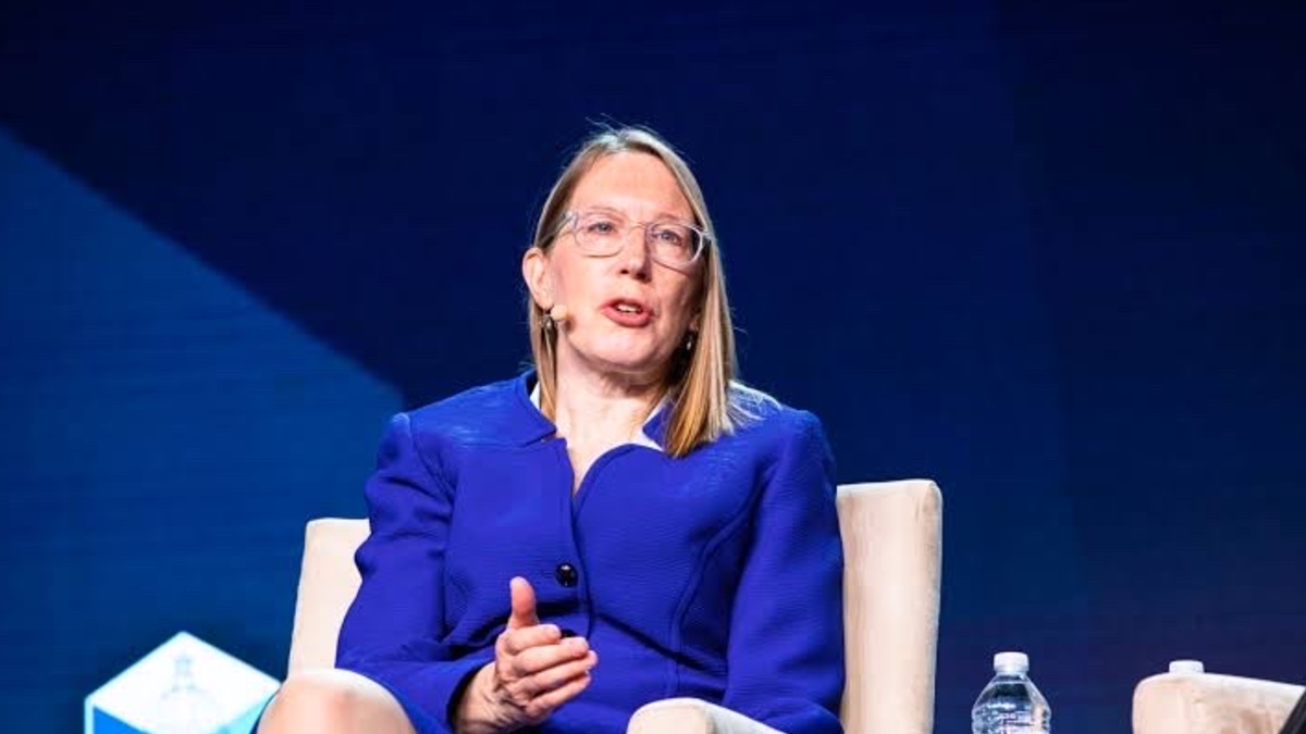 Hester Peirce Proposes for Cross-border Digital Securities Sandbox