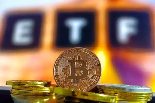 Bitcoin ETF Trading Volume Tops $1B Amid Crypto Crash