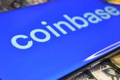 Coinbase to Face Shareholder Lawsuit Over SEC Risks