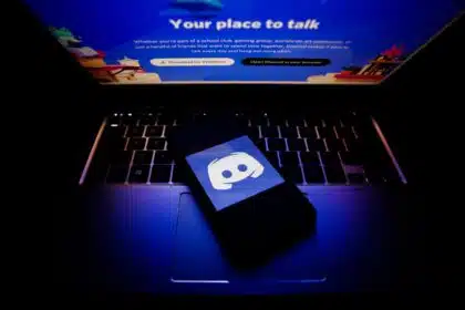 Russia Blocks Discord Over Content Law Violations