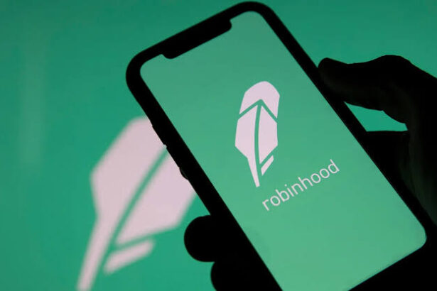 Robinhood Launches Solana Transfers Amid ETF Hype