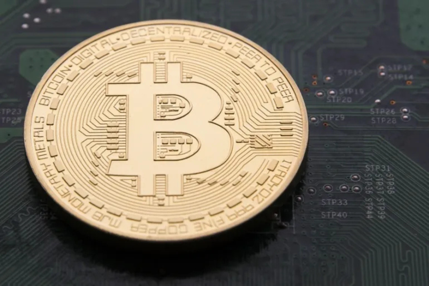 Bitcoin trades at $84,000, with downside risk looming toward $70,000